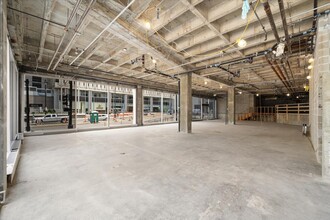 10 W 9th St, Kansas City, MO for lease Building Photo- Image 2 of 5