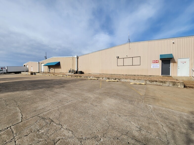 502-608 N Redbud Ave, Broken Arrow, OK à louer - Photo du bâtiment - Image 3 de 8