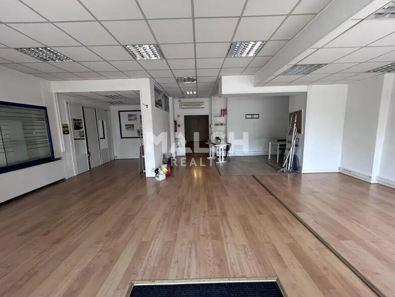 Retail in Lyon for lease - Interior Photo - Image 2 of 5