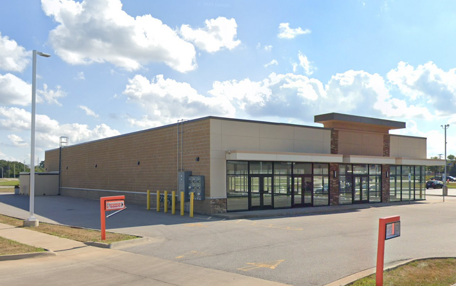 1210 18th St, Silvis, IL for lease - Building Photo - Image 3 of 3