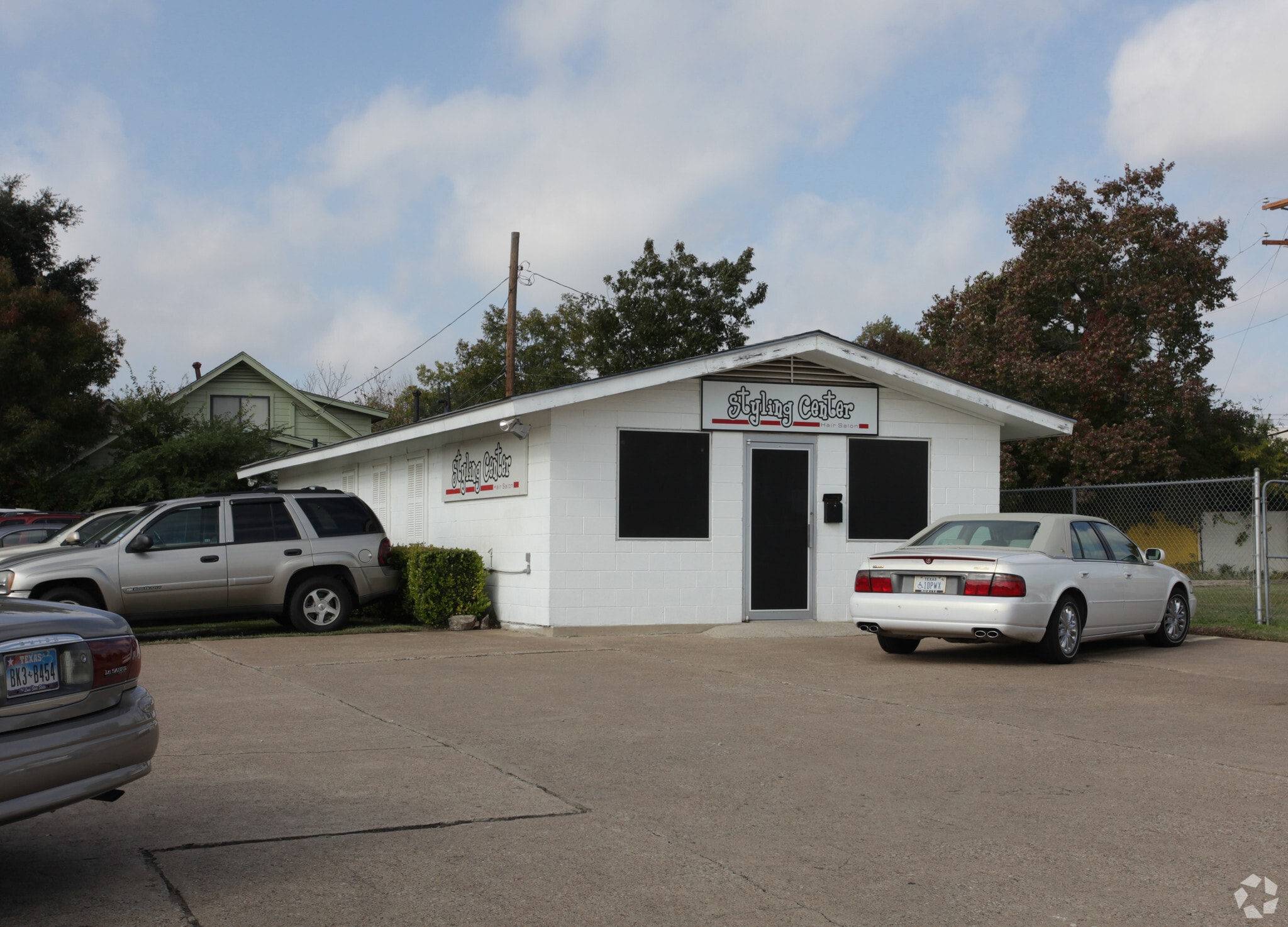 2526 Hillcrest Ln, Grand Prairie, TX for sale Building Photo- Image 1 of 10