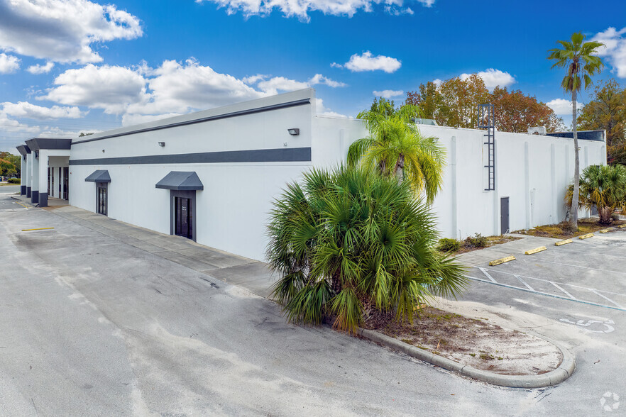 555 Semoran Blvd, Fern Park, FL for lease - Building Photo - Image 2 of 6