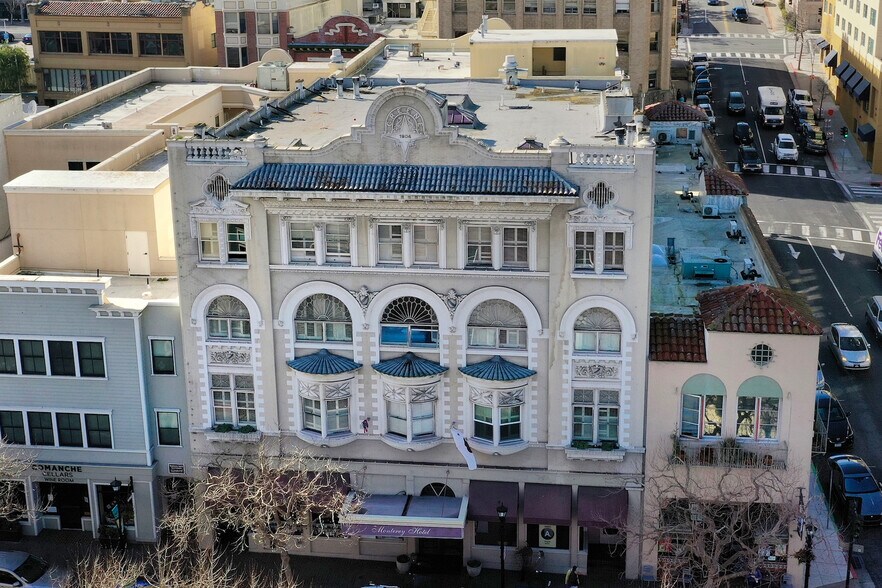 407 Calle Principal, Monterey, CA à vendre - Photo du bâtiment - Image 2 de 31