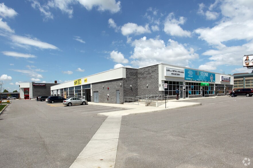 1400 O'Connor Dr, Toronto, ON à vendre - Photo principale - Image 1 de 1