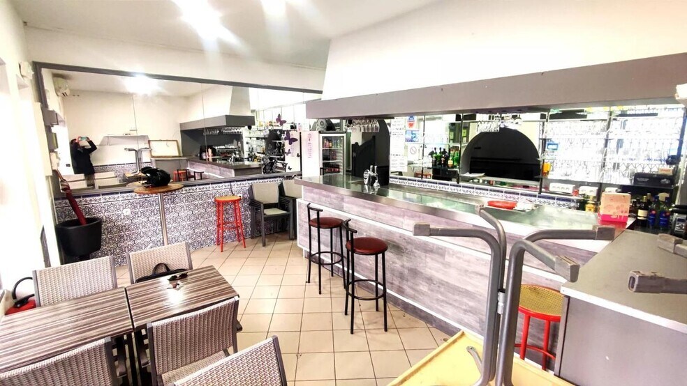 Retail in Nice for sale - Interior Photo - Image 3 of 6