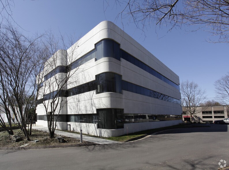 67 Holly Hill Ln, Greenwich, CT à vendre - Photo du bâtiment - Image 3 de 72