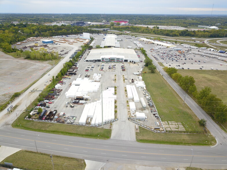 8601 E 40 Hwy, Kansas City, MO à vendre - Photo du bâtiment - Image 1 de 1