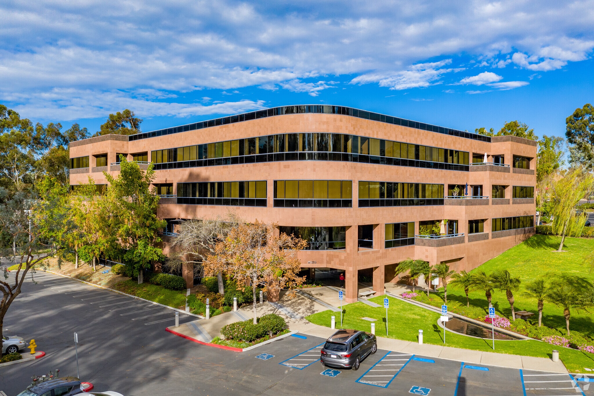 9820 Willow Creek Rd, San Diego, CA à louer Photo du bâtiment- Image 1 de 14