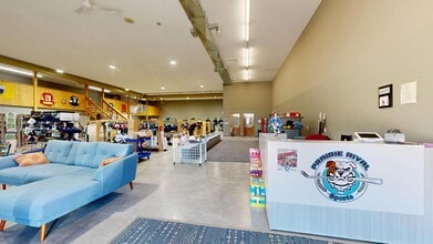 4902 51 Av, Stettler, AB for lease Interior Photo- Image 2 of 38