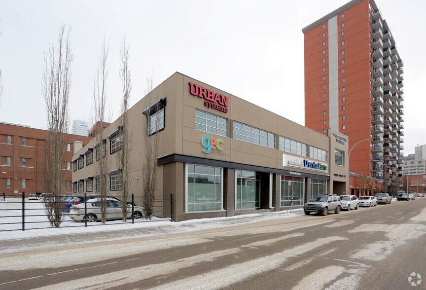 10345 105th St NW, Edmonton, AB à louer - Photo du bâtiment - Image 2 de 5