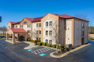 Comfort Inn & Suites At Stone Mountain - Motel