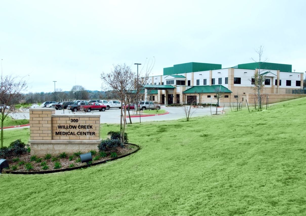 300 Willow Creek Pky, Palestine, TX à louer Photo du bâtiment- Image 1 de 9