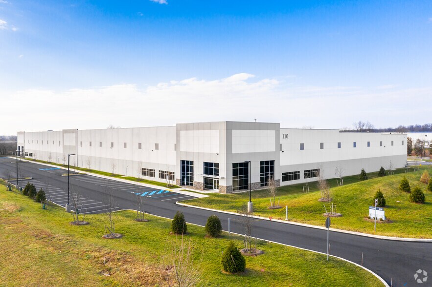 110-120 W Pumping Station Rd, Quakertown, PA à louer - Photo du bâtiment - Image 2 de 2