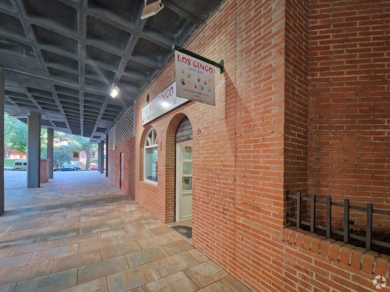 Retail in Tres Cantos, Madrid for lease Interior Photo- Image 1 of 2