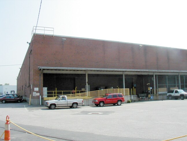120 Moffitt St, Stratford, CT for lease Building Photo- Image 1 of 8