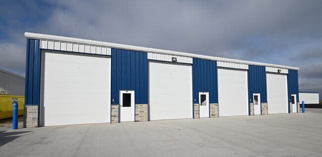 Plus de détails pour 4108 44th St N, Fargo, ND - Industriel à louer