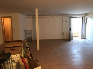 Plus de détails pour Bureau/Commerce de détail à louer