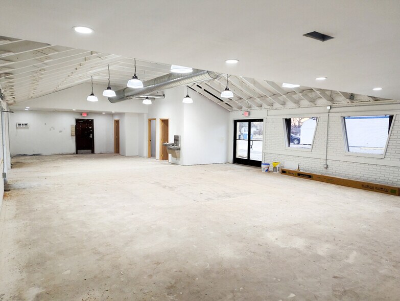 735 W Broadway, Centralia, IL à louer - Photo du bâtiment - Image 3 de 8