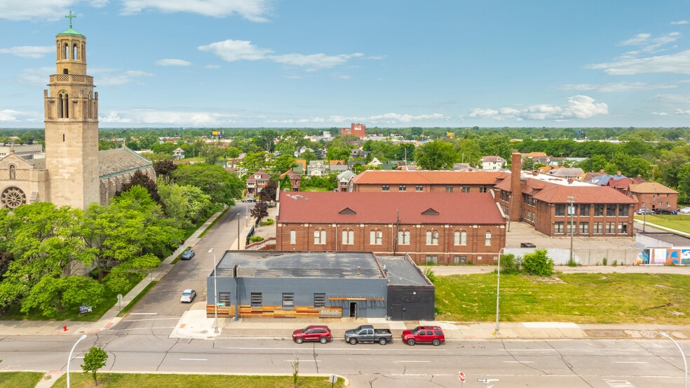 11505 Livernois Ave, Detroit, MI for sale - Building Photo - Image 3 of 19