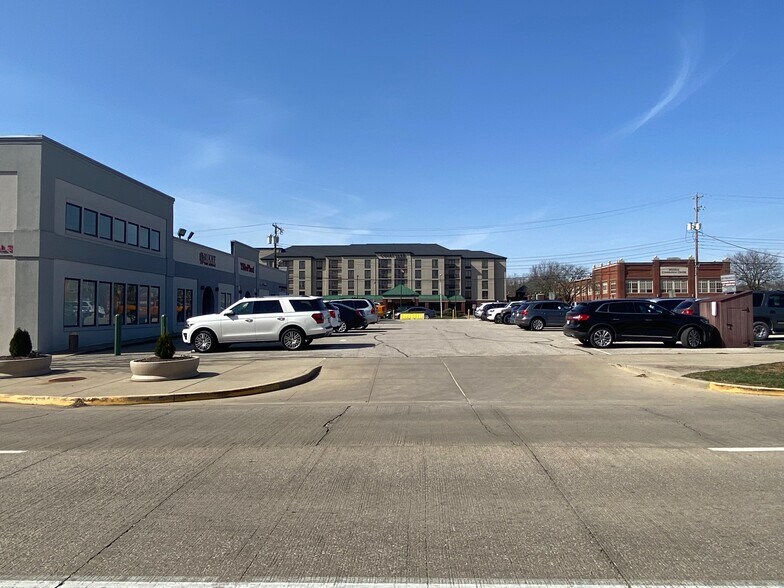 328 S Walnut St, Bloomington, IN for lease - Building Photo - Image 2 of 2