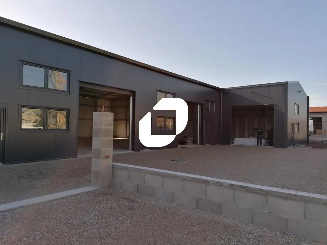 25 Route De Belmont, Chavanoz for lease Building Photo- Image 1 of 11