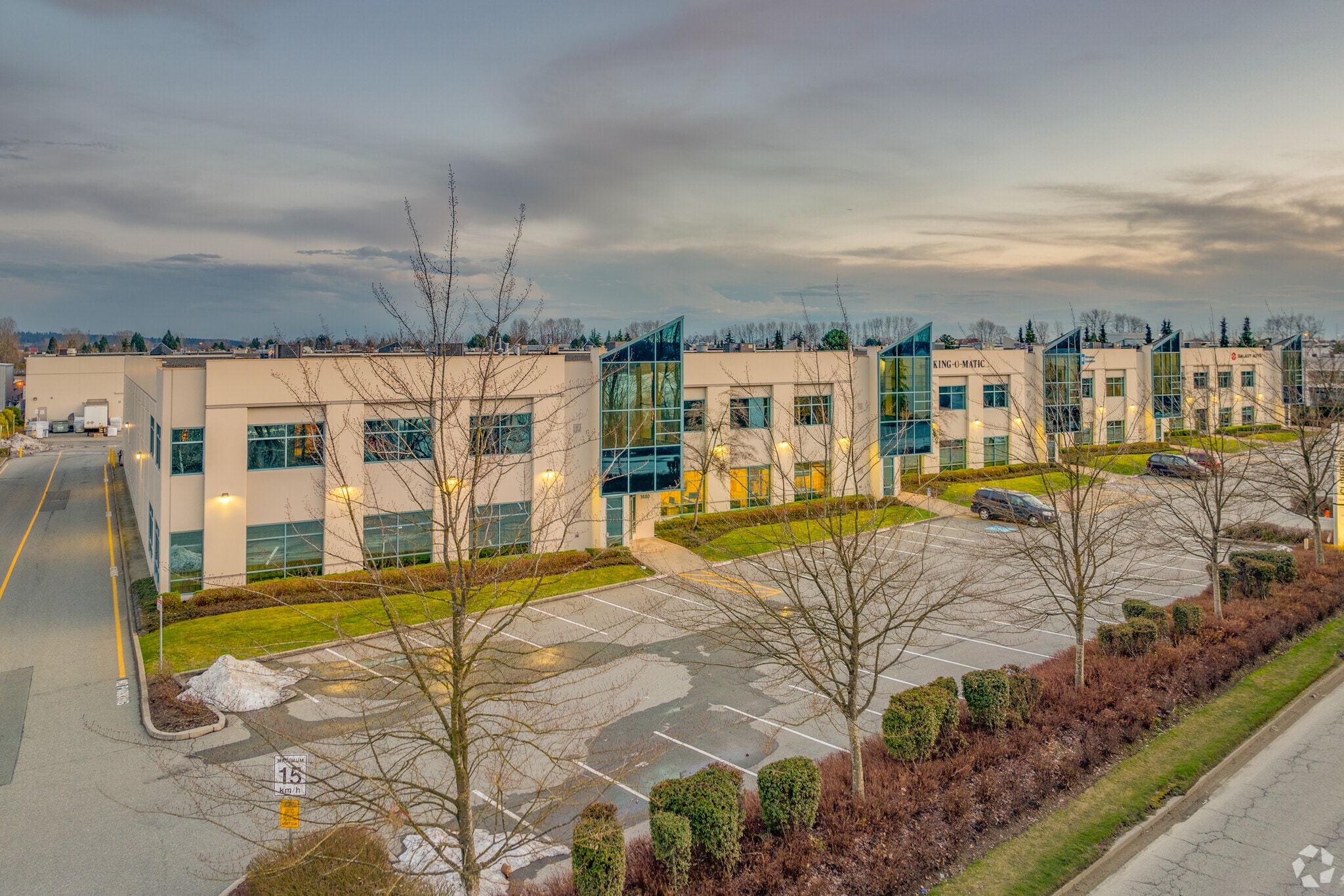 1480-1492 Cliveden Ave, Delta, BC for lease Primary Photo- Image 1 of 6