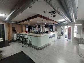 Commerce de détail dans Sant Boi de Llobregat, Barcelona à louer Photo intérieure- Image 1 de 14