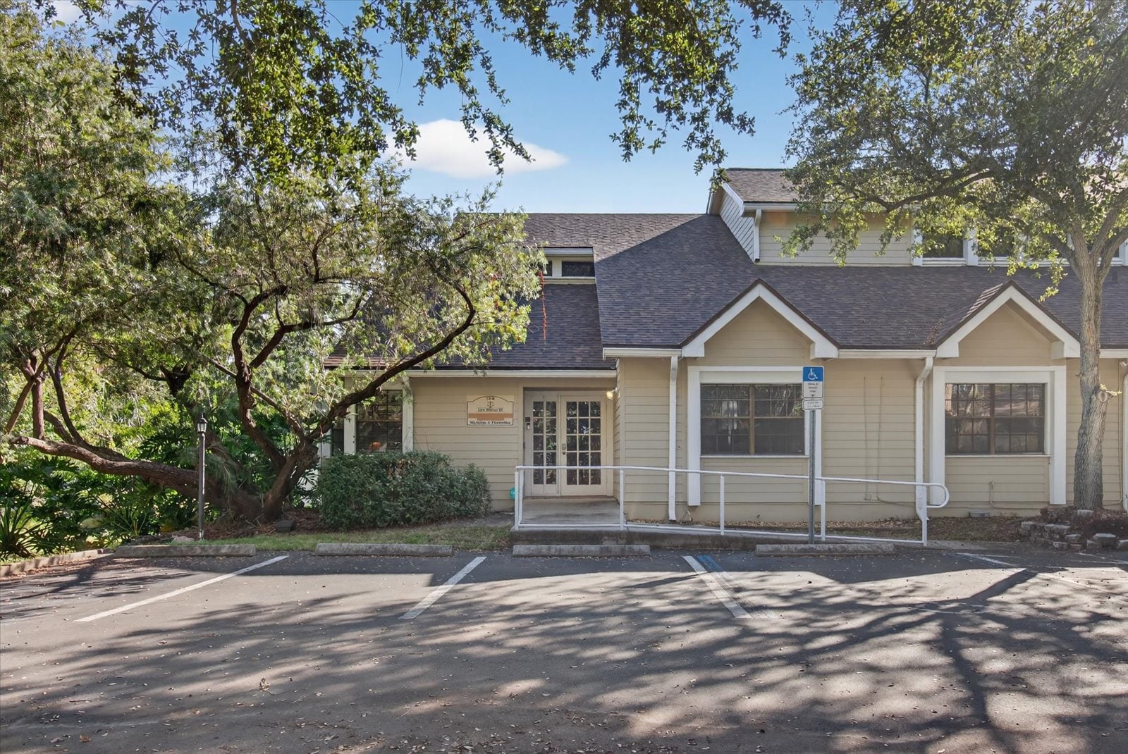 10225 Ulmerton Rd, Largo, FL à vendre Photo du bâtiment- Image 1 de 21
