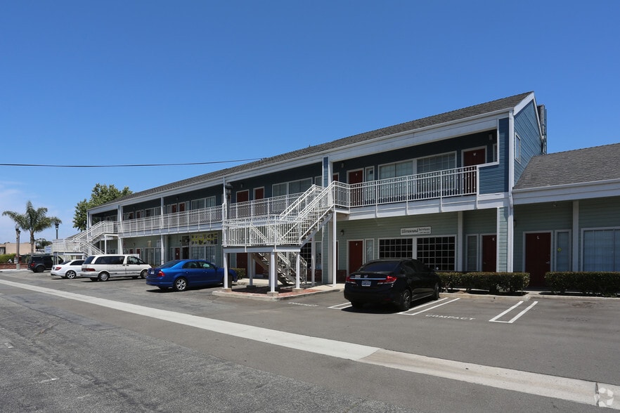 777 W 19th St, Costa Mesa, CA à louer - Photo du bâtiment - Image 2 de 22