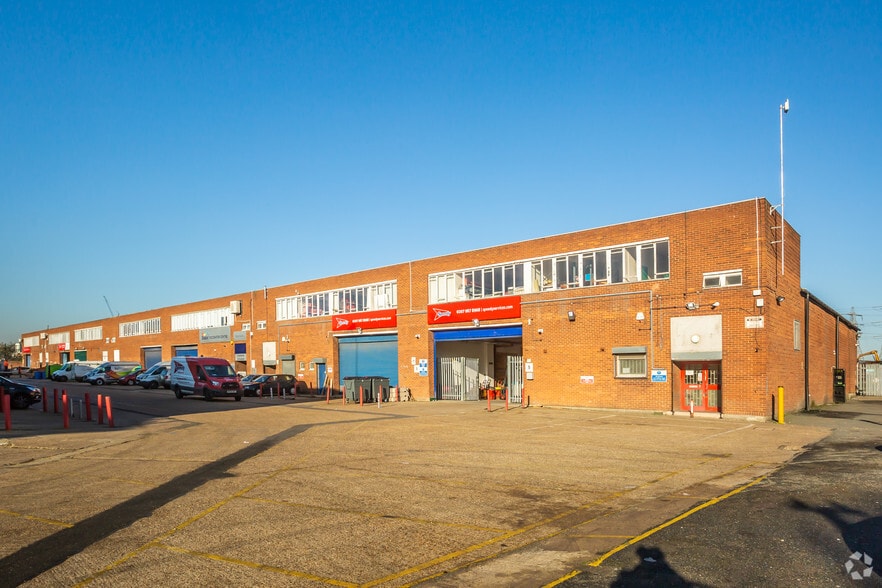 Lanrick Rd, London for sale - Primary Photo - Image 1 of 7