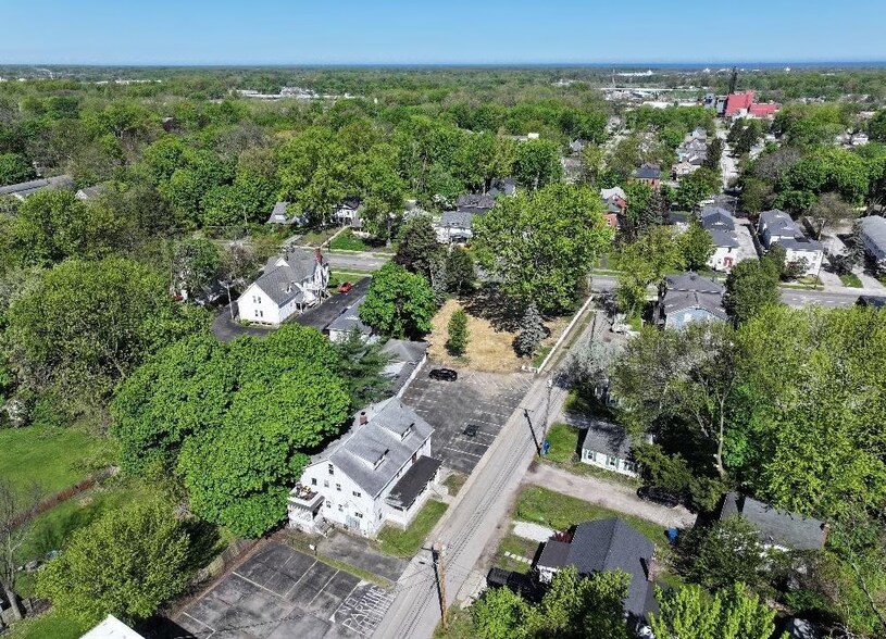 205 Mentor Ave, Painesville, OH à vendre - Photo du bâtiment - Image 2 de 11