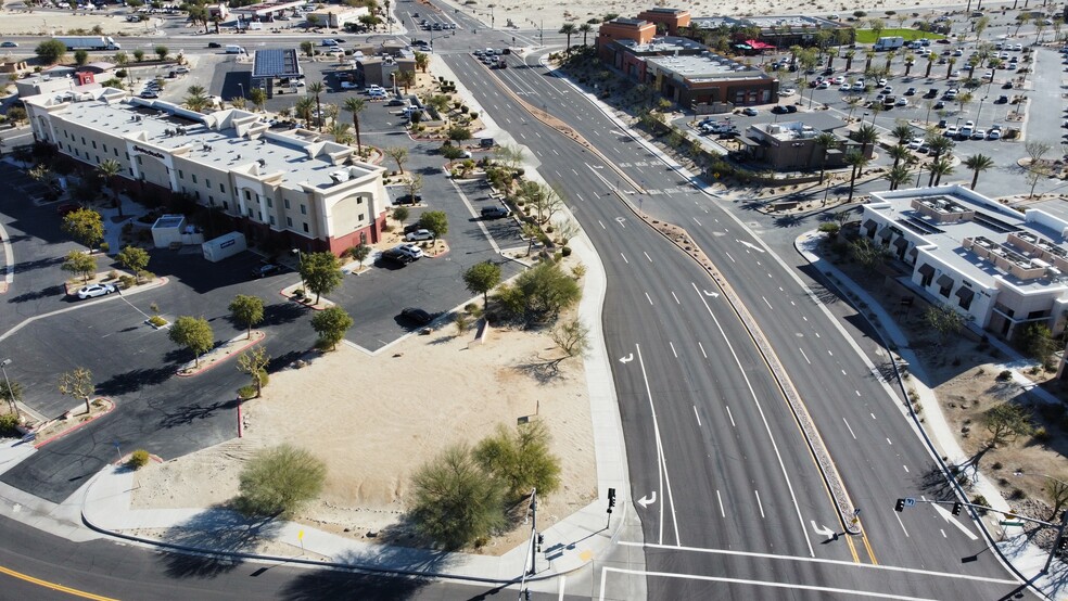 Gerald Ford Dr, Palm Desert, CA à vendre - A rien - Image 1 de 2