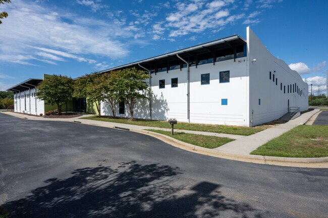 Plus de détails pour 119 Cane Creek Blvd, Danville, VA - Bureau à louer