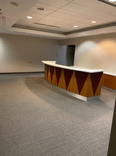 5945-5955 Airport Rd, Mississauga, ON à louer Photo intérieure- Image 2 de 4