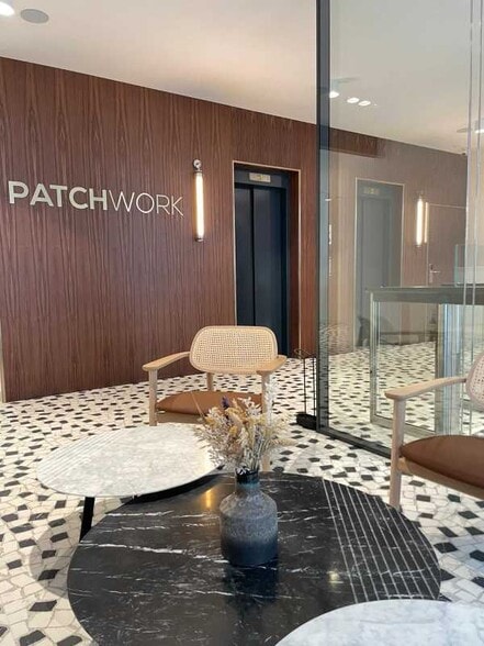 Coworking Space in Paris for lease - Building Photo - Image 2 of 15