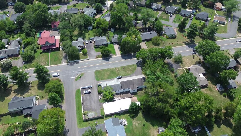 9009 Sudley Rd, Manassas, VA à louer - Vidéo sur l’inscription commerciale - Image 2 de 11