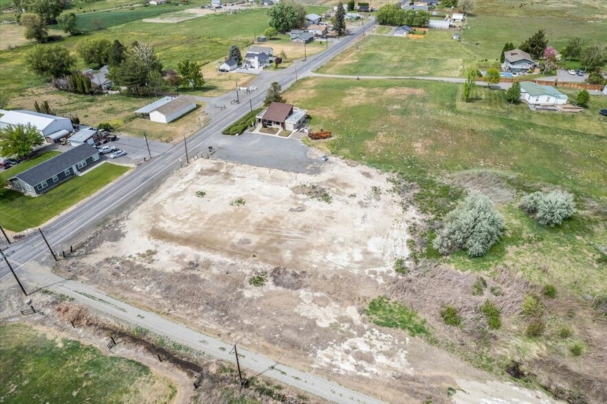 781 Roza Dr, Zillah, WA à vendre - Photo du bâtiment - Image 2 de 45