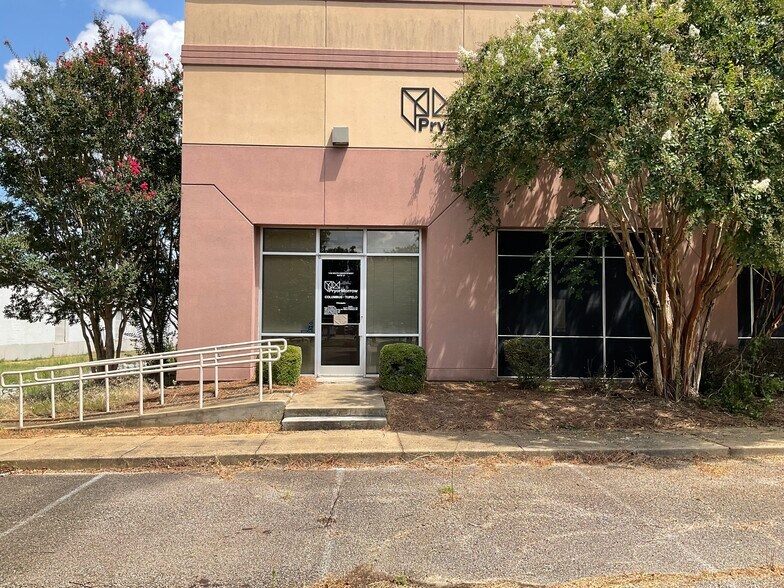 1150-F South Green Street St, Tupelo, MS for lease - Primary Photo - Image 1 of 4