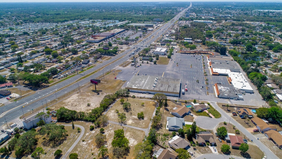 3705 US Highway 19, New Port Richey, FL à vendre - Photo du bâtiment - Image 2 de 6