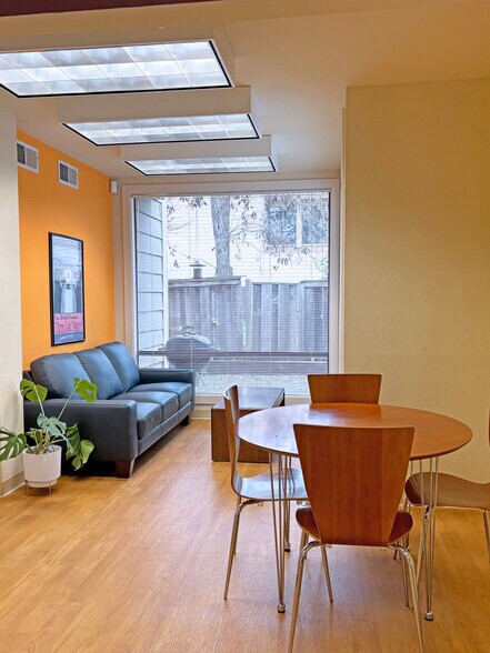 456 South E St, Santa Rosa, CA à vendre - Photo intérieure - Image 3 de 25