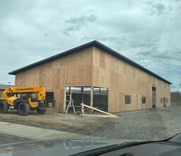 2648 NW 7th St, Redmond, OR à louer Photo de construction- Image 1 de 1