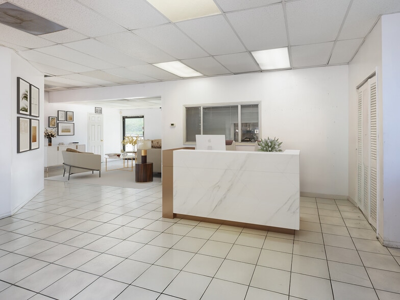 713-717 E El Segundo Blvd portefeuille de 2 propriétés à vendre sur LoopNet.ca - Photo du bâtiment - Image 2 de 38