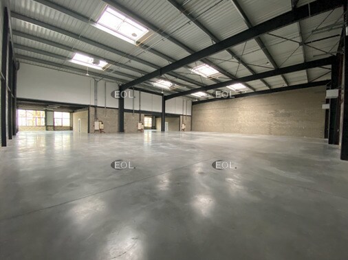 Flex in Noisy-le-Sec for lease - Interior Photo - Image 2 of 4
