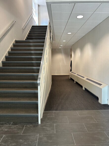 10 Mitchell Pl, White Plains, NY à louer - Photo intérieure - Image 3 de 10