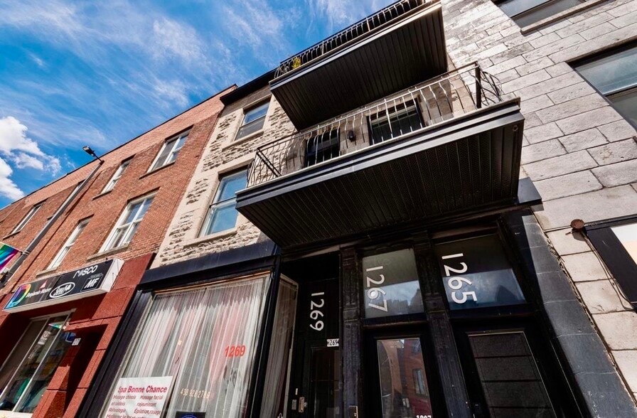 1269 Rue Atateken, Montréal, QC for sale - Primary Photo - Image 1 of 9