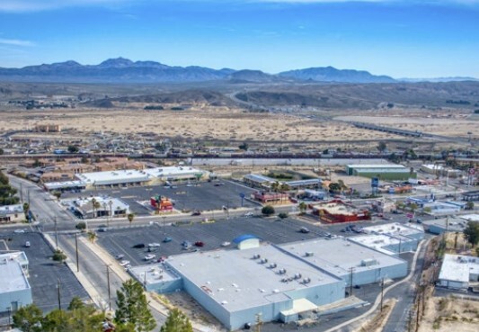 BARSTOW SHOPPING CENTER portfolio of 3 properties for sale on LoopNet.ca - Building Photo - Image 2 of 5