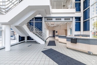 572 S Salina St, Syracuse, NY for sale Interior Photo- Image 1 of 5