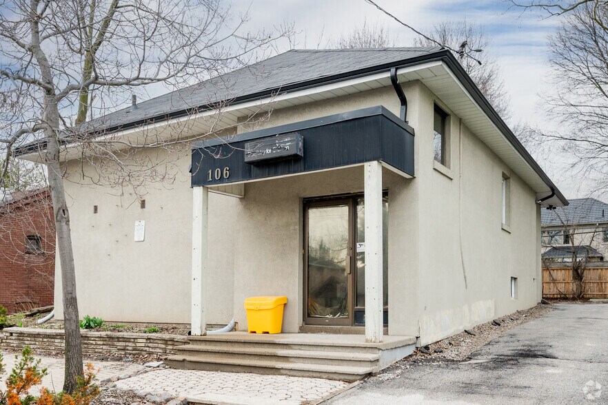 106 Sheppard Ave W, Toronto, ON à louer - Photo principale - Image 1 de 3