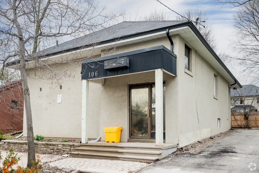 106 Sheppard Ave W, Toronto, ON for lease - Primary Photo - Image 1 of 3