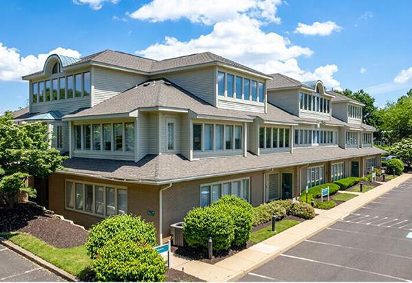 Plus de détails pour 333 N Oxford Valley Rd, Fairless Hills, PA - Bureau à vendre